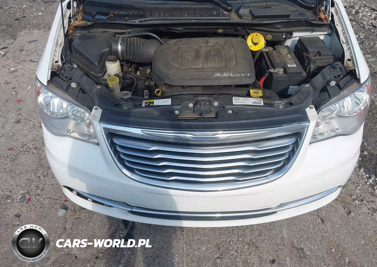 2016 Chrysler Town & Country Touring VIN:2C4RC1BG8GR298313 - 10