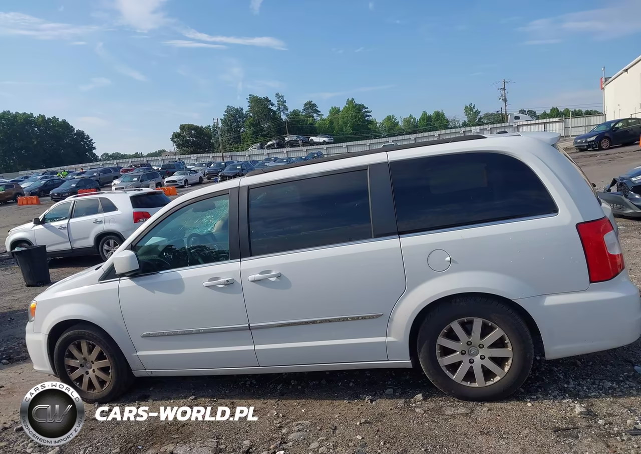 2016 Chrysler Town & Country Touring VIN:2C4RC1BG8GR298313 - 14
