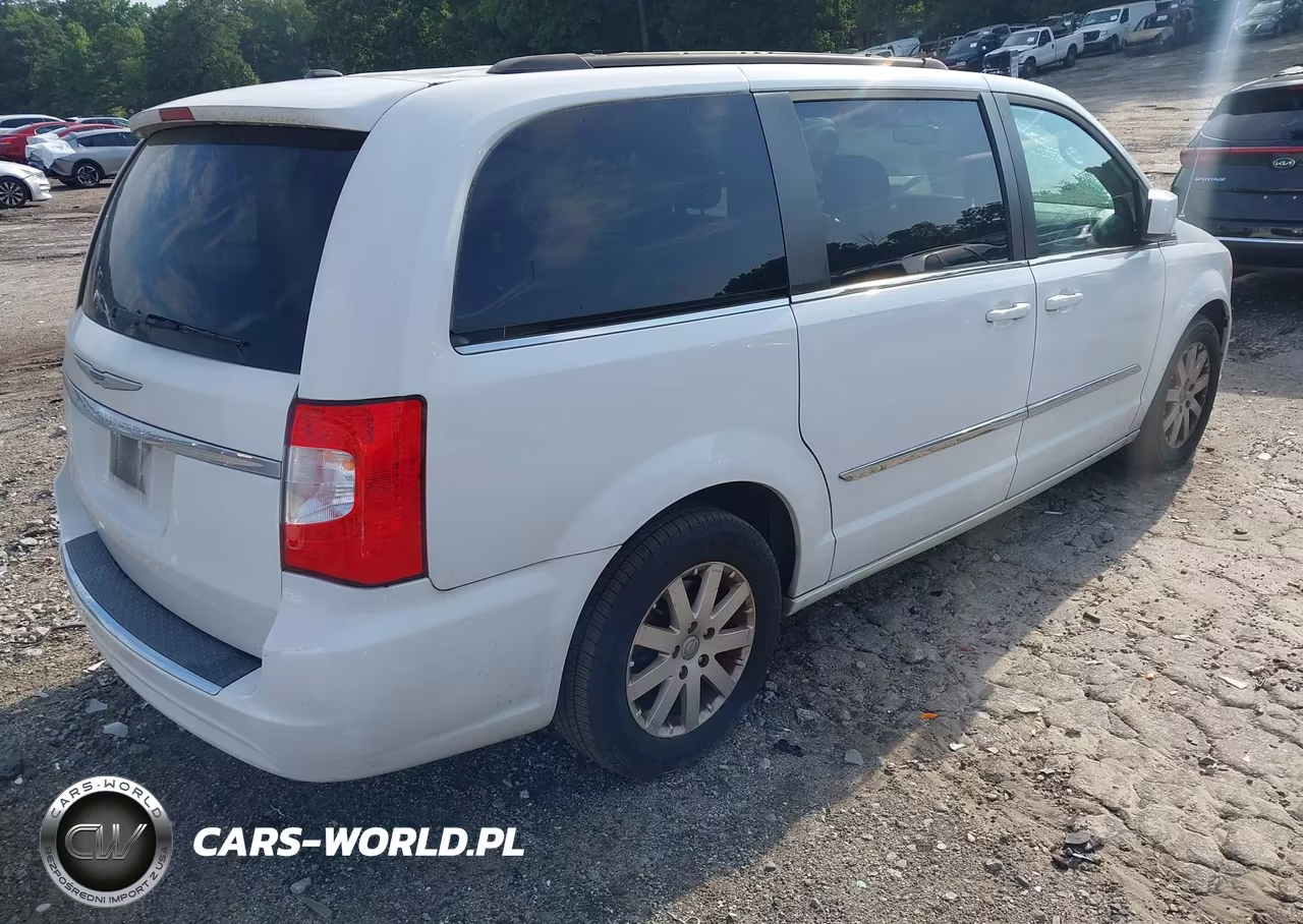 2016 Chrysler Town & Country Touring VIN:2C4RC1BG8GR298313 - 4
