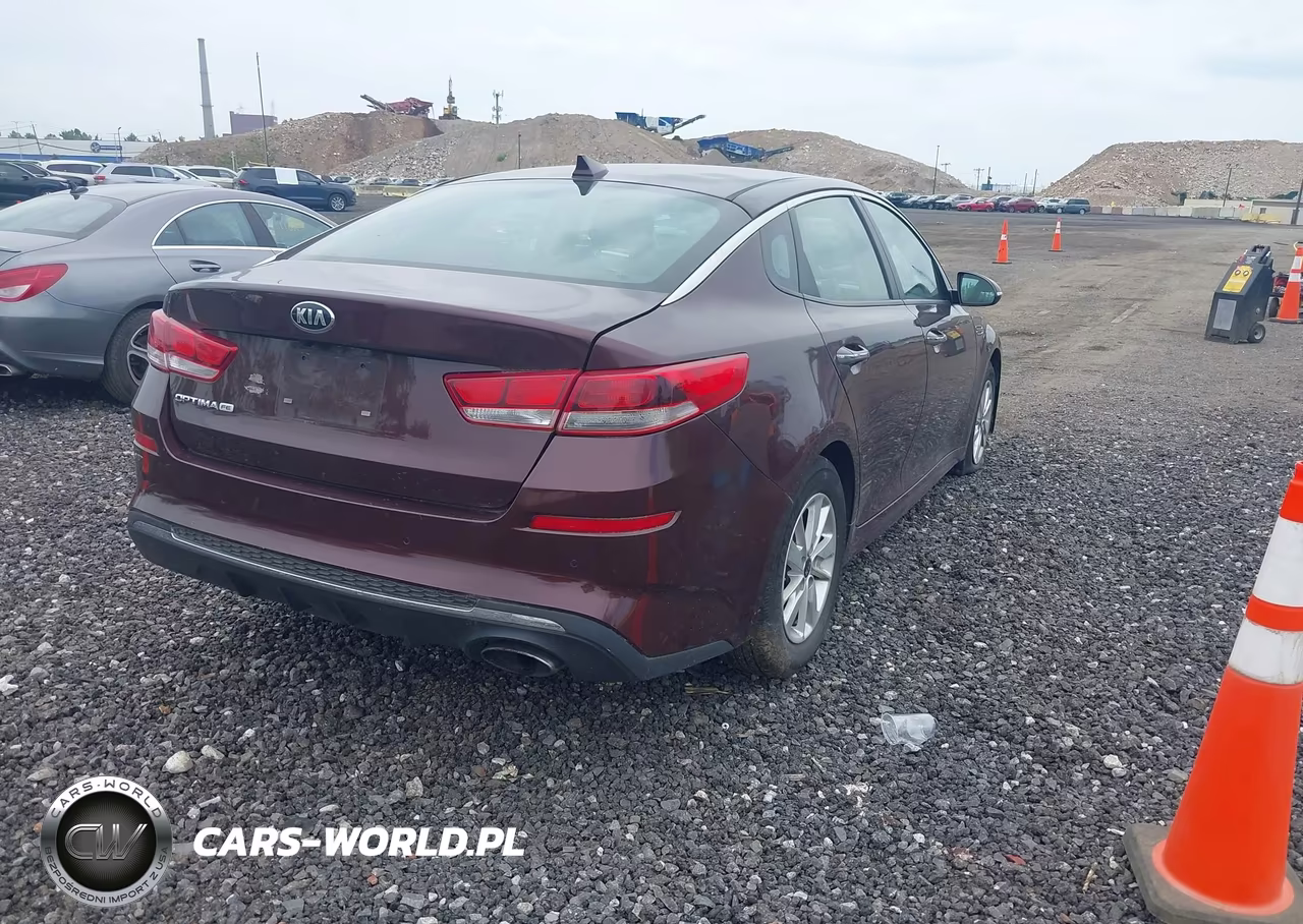 2019 Kia Optima Lx VIN:5XXGT4L33KG282025 - 4