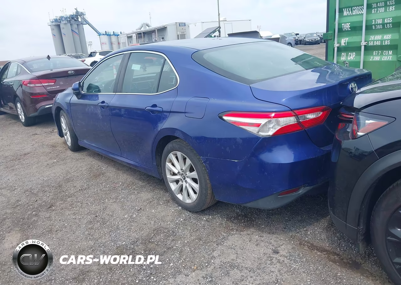 2018 Toyota Camry Le VIN:4T1B11HK8JU604712 - 3