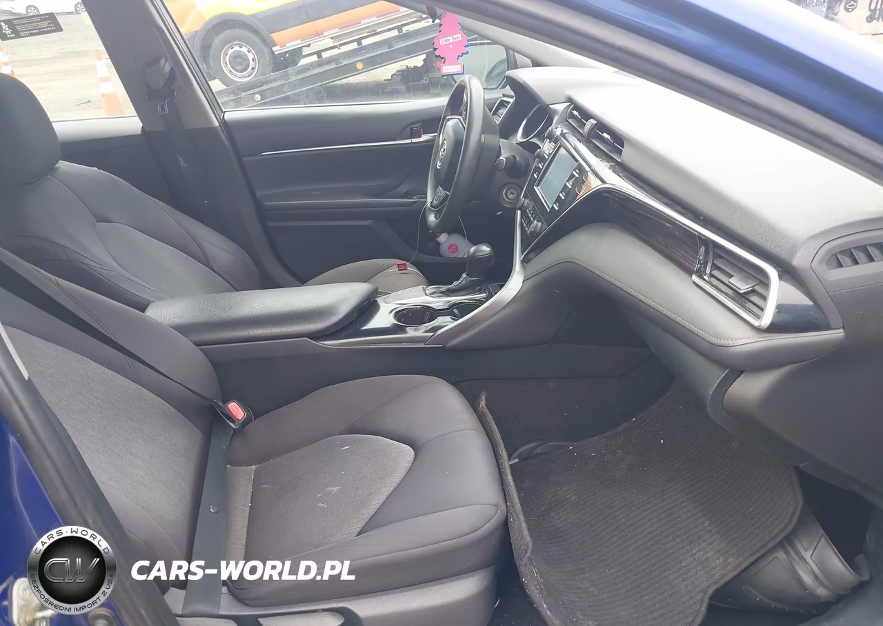 2018 Toyota Camry Le VIN:4T1B11HK8JU604712 - 5