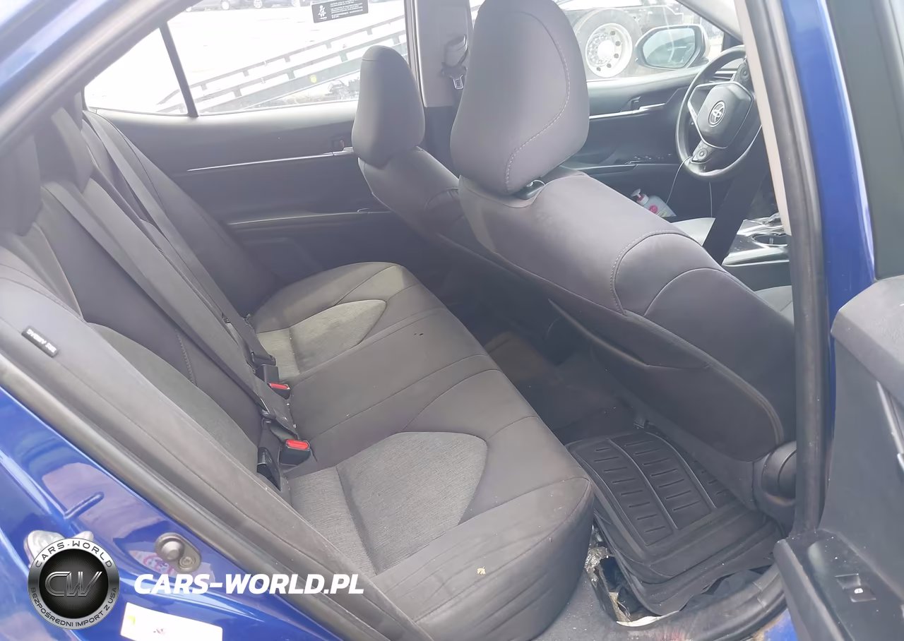 2018 Toyota Camry Le VIN:4T1B11HK8JU604712 - 8