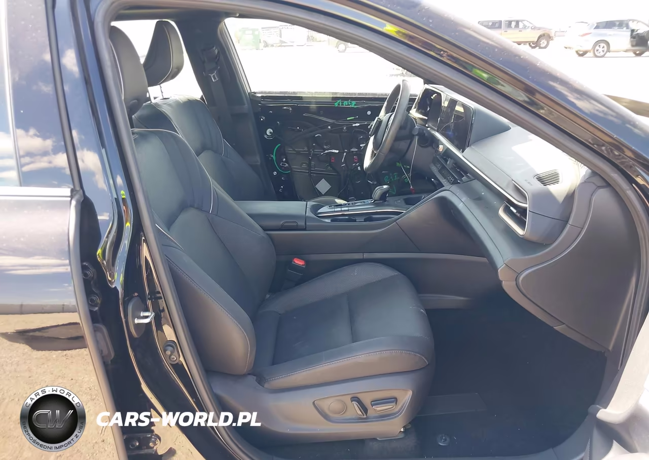 2023 Toyota Crown Limited VIN:JTDAAAAF1P3015948 - 5