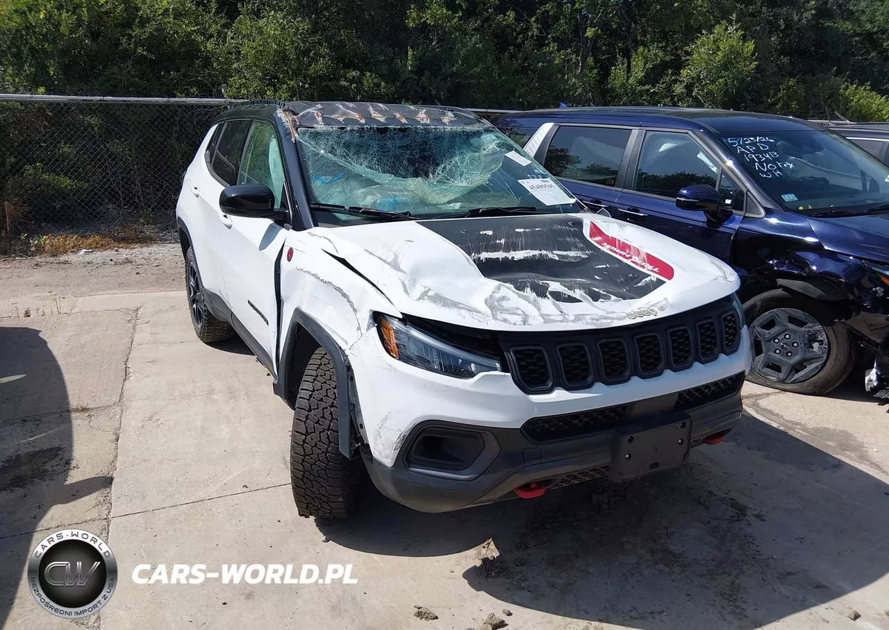 2025 Jeep Compass Trailhawk 4X4 – zdjęcie 1 z 16