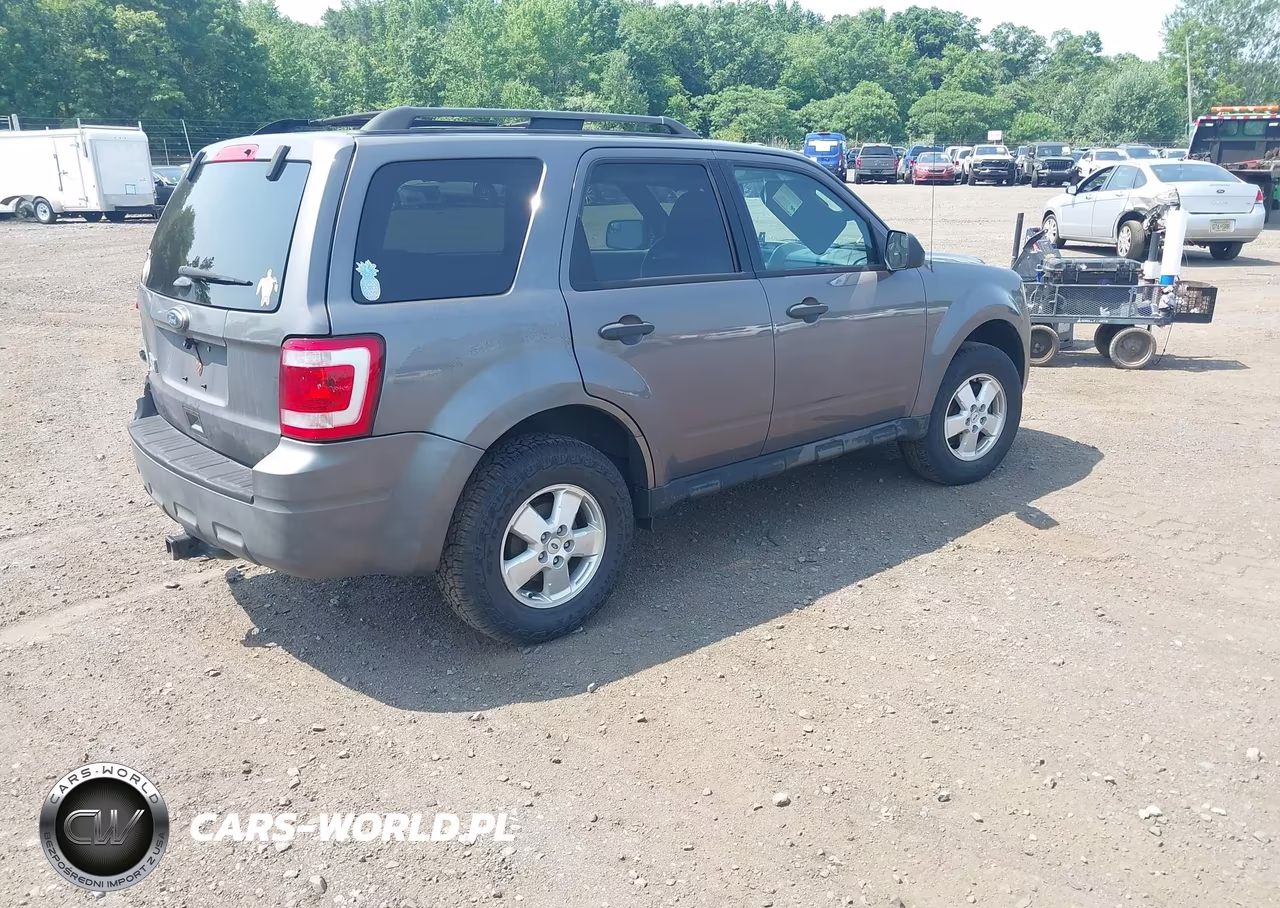 2011 Ford Escape Xlt VIN:1FMCU0D74BKA79880 - 4