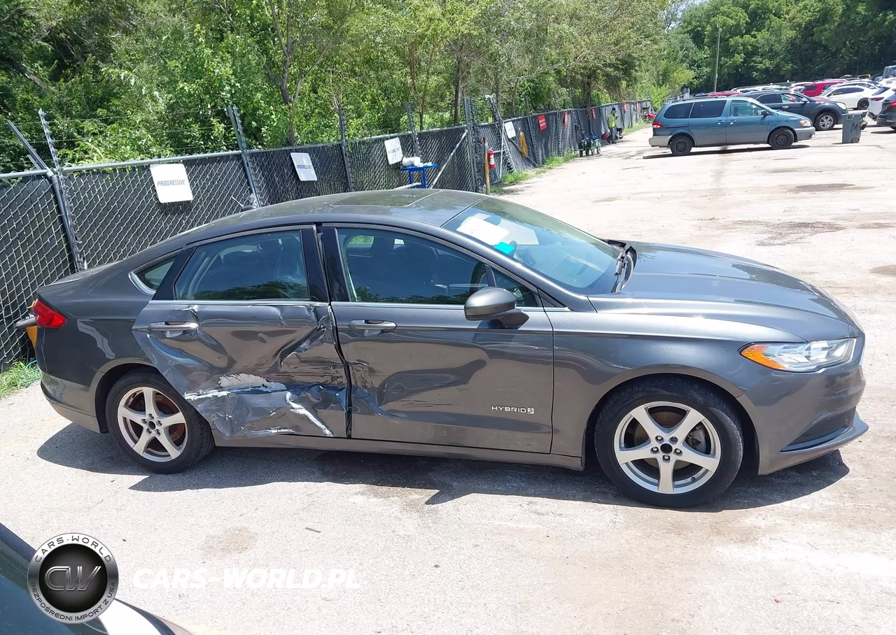 2018 Ford Fusion Hybrid Se VIN:3FA6P0LUXJR247912 - 13