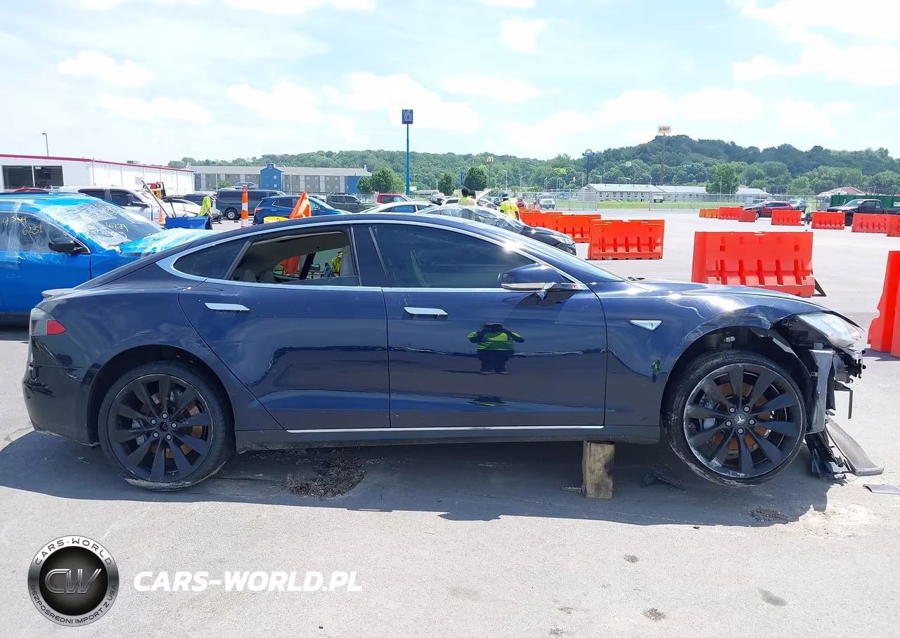 2014 Tesla Model S P85 VIN:5YJSA1H10EFP49088 - 13