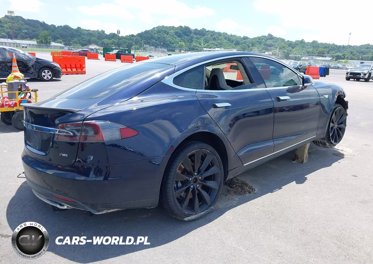 2014 Tesla Model S P85 VIN:5YJSA1H10EFP49088 - 4