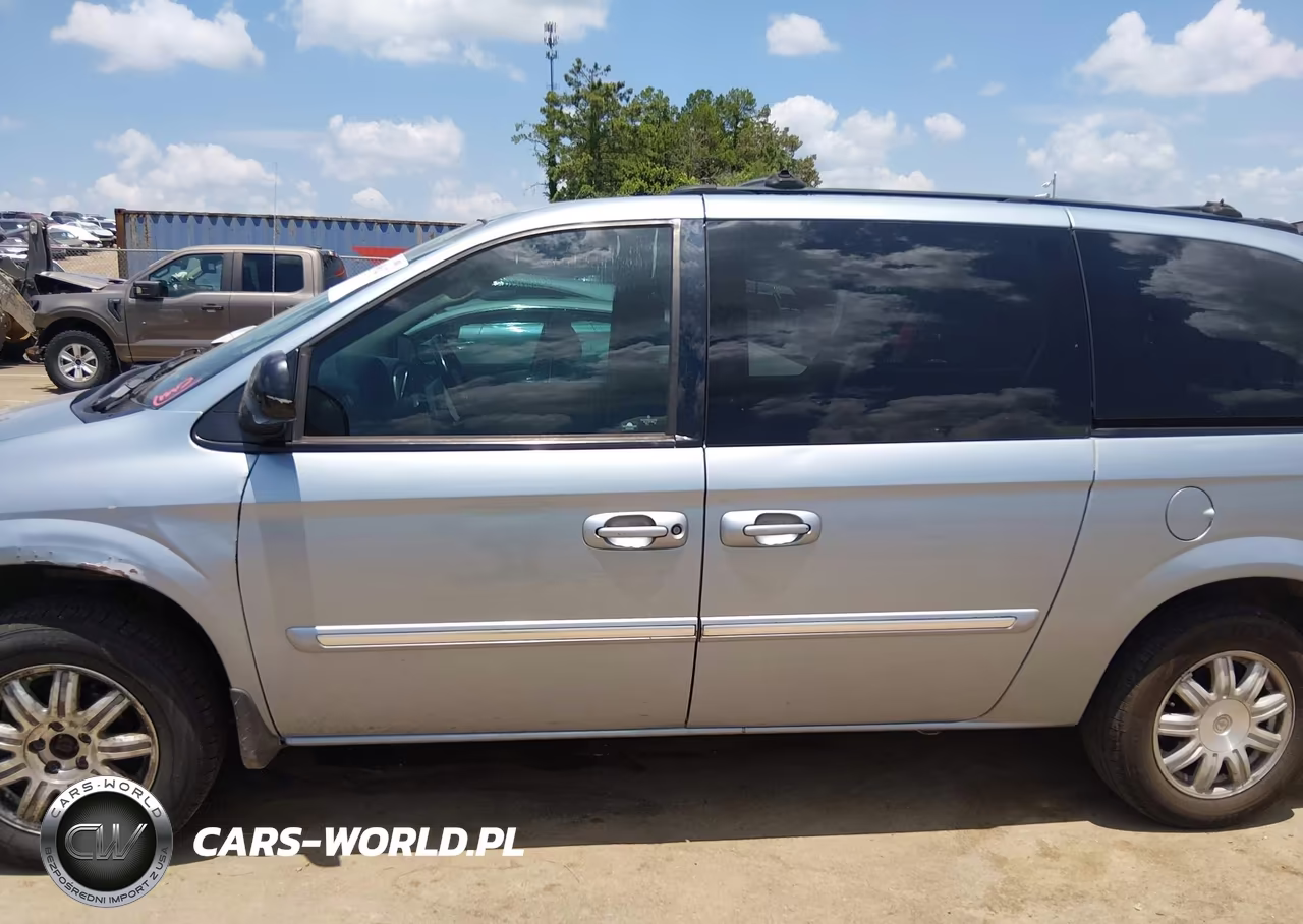 2005 Chrysler Town & Country Touring VIN:2C4GP54L45R499152 - 15