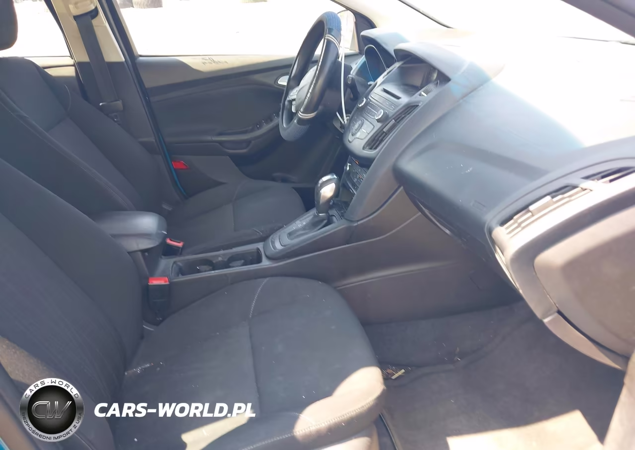2015 Ford Focus Se VIN:1FADP3K23FL288316 - 5