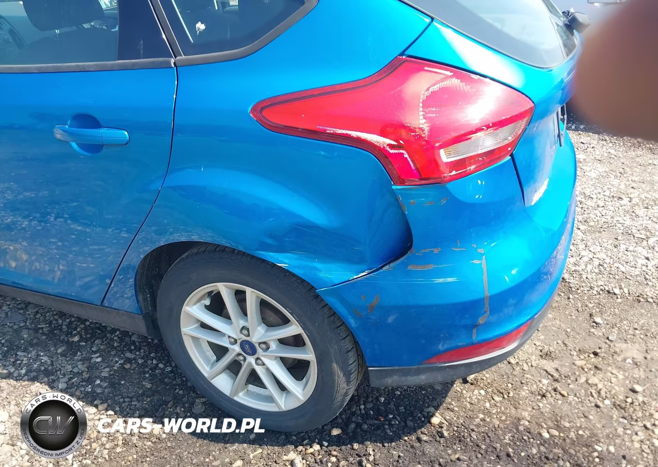 2015 Ford Focus Se VIN:1FADP3K23FL288316 - 6
