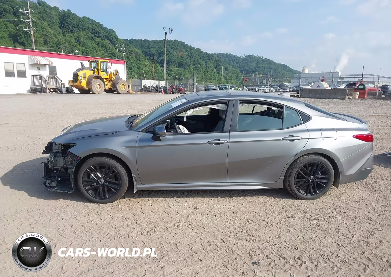 2026 Toyota Camry Se VIN:4T1DBADK5TU058188 - 15