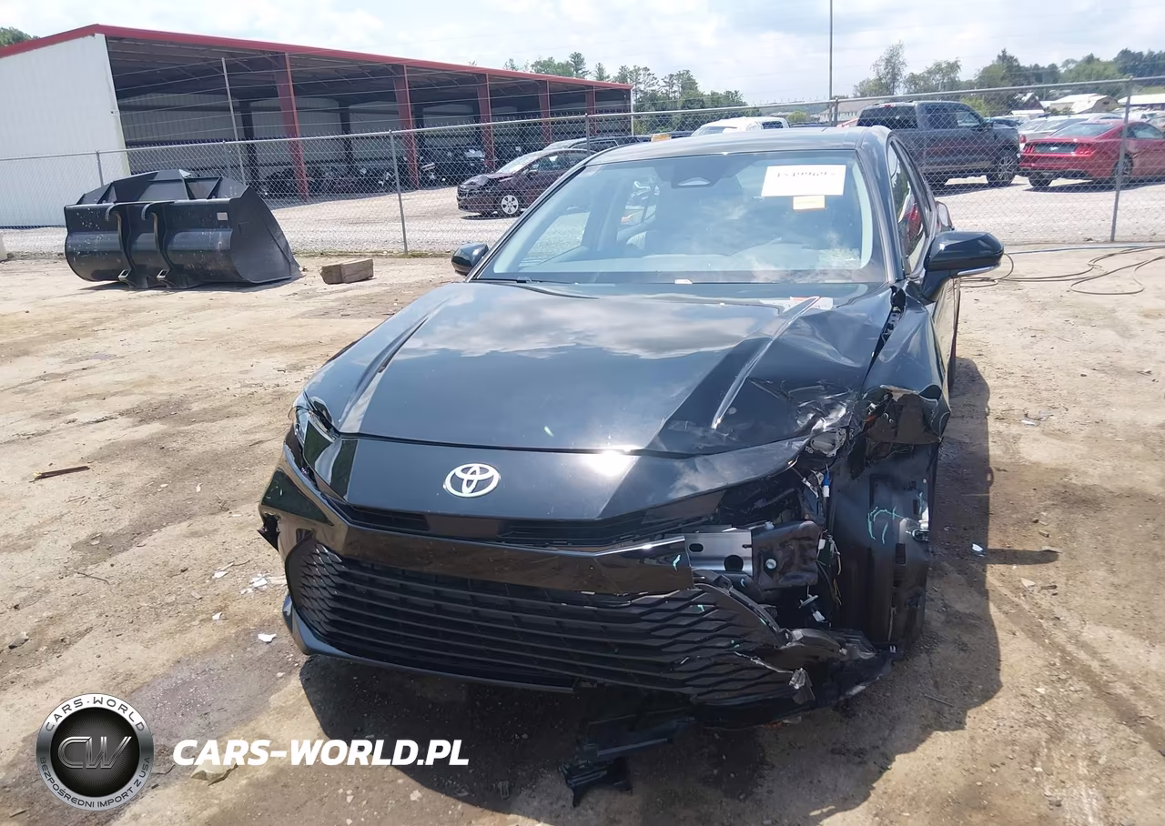 2026 Toyota Camry Le VIN:4T1DBADKXTU058512 - 13