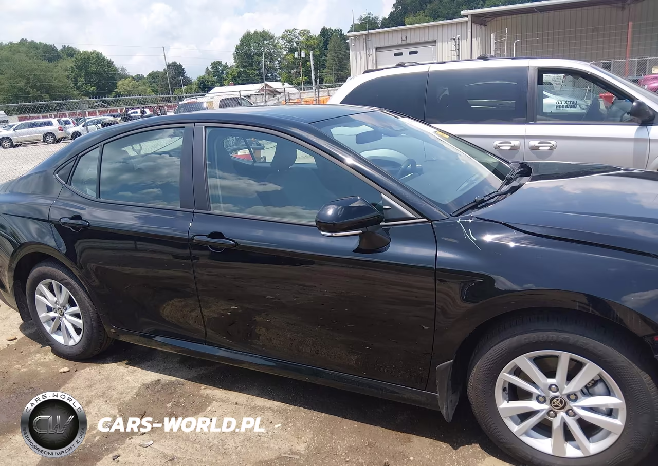 2026 Toyota Camry Le VIN:4T1DBADKXTU058512 - 14