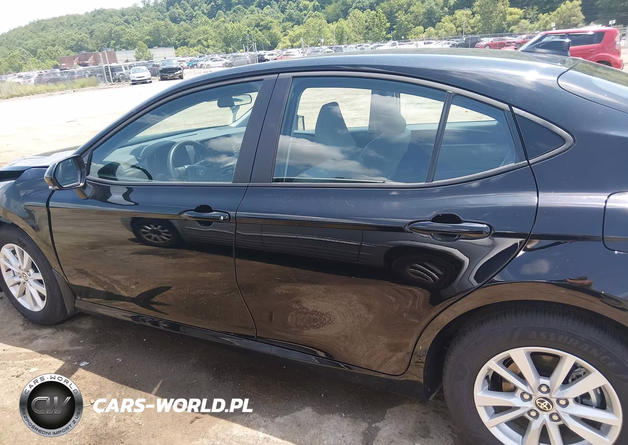 2026 Toyota Camry Le VIN:4T1DBADKXTU058512 - 15