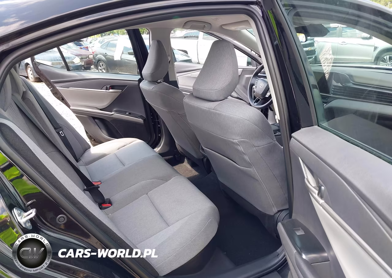 2026 Toyota Camry Le VIN:4T1DBADKXTU058512 - 8