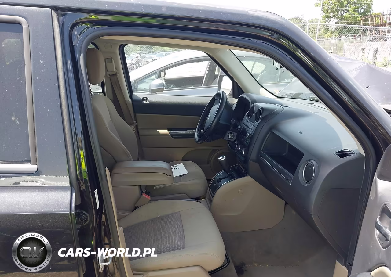 2010 Jeep Patriot Sport VIN:1J4NT1GB2AD652827 - 5
