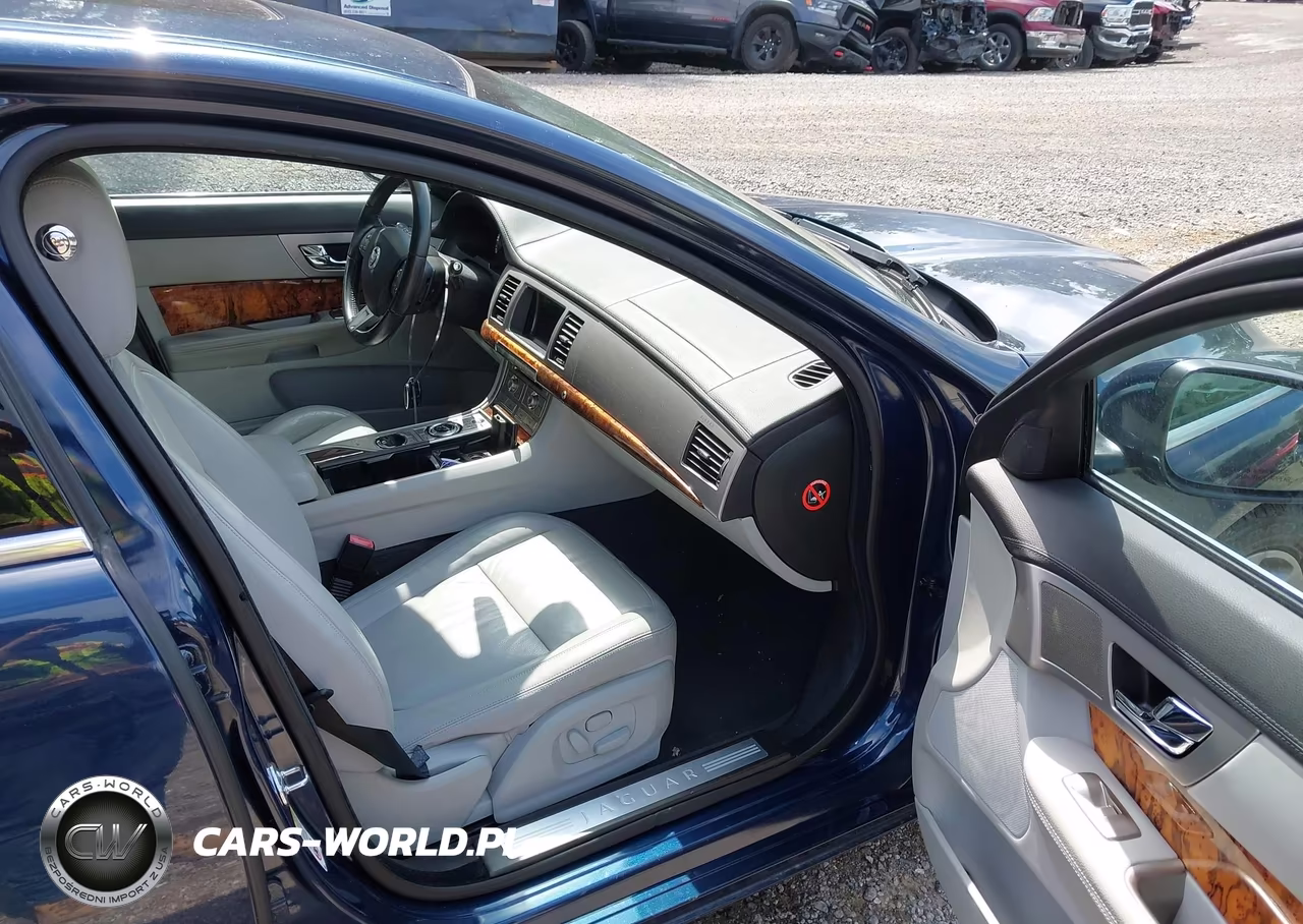 2011 Jaguar Xf VIN:SAJWA0FB8BLS01700 - 5