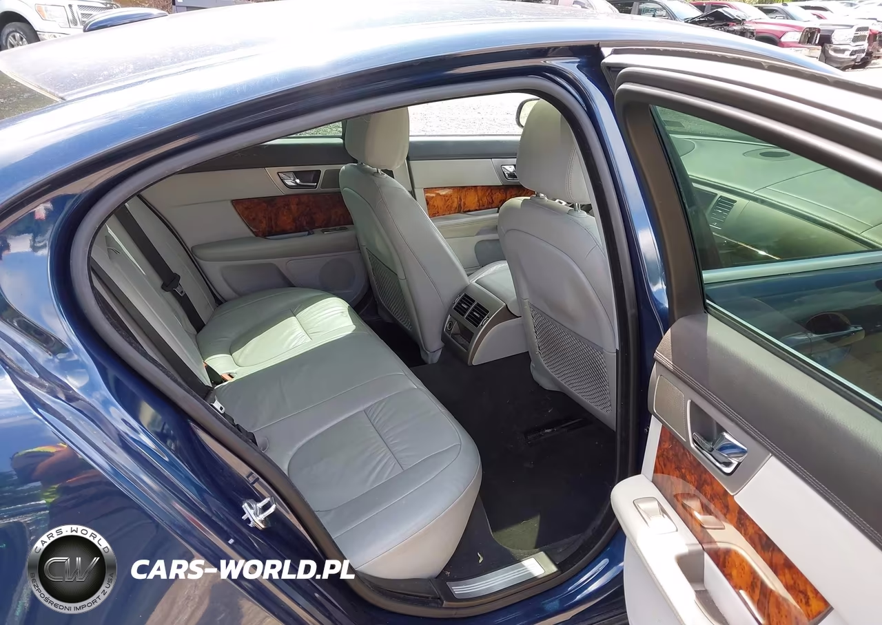 2011 Jaguar Xf VIN:SAJWA0FB8BLS01700 - 8