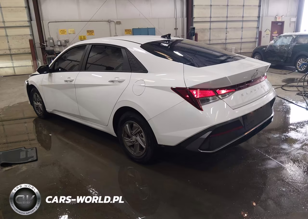 2026 Hyundai Elantra Se VIN:KMHLL4DG2TU151496 - 3