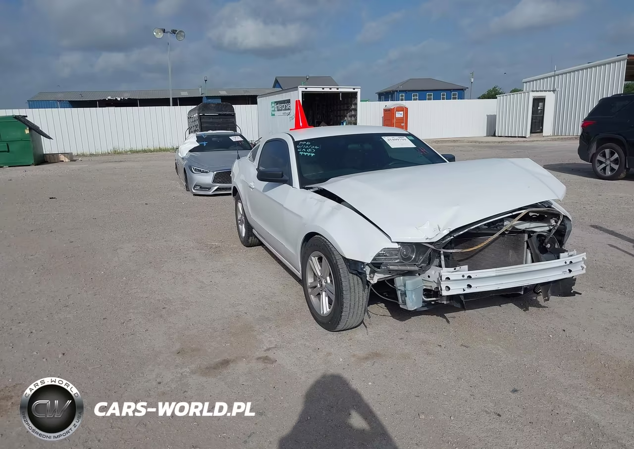 2014 Ford Mustang V6-V6 Premium – zdjęcie 1 z 16