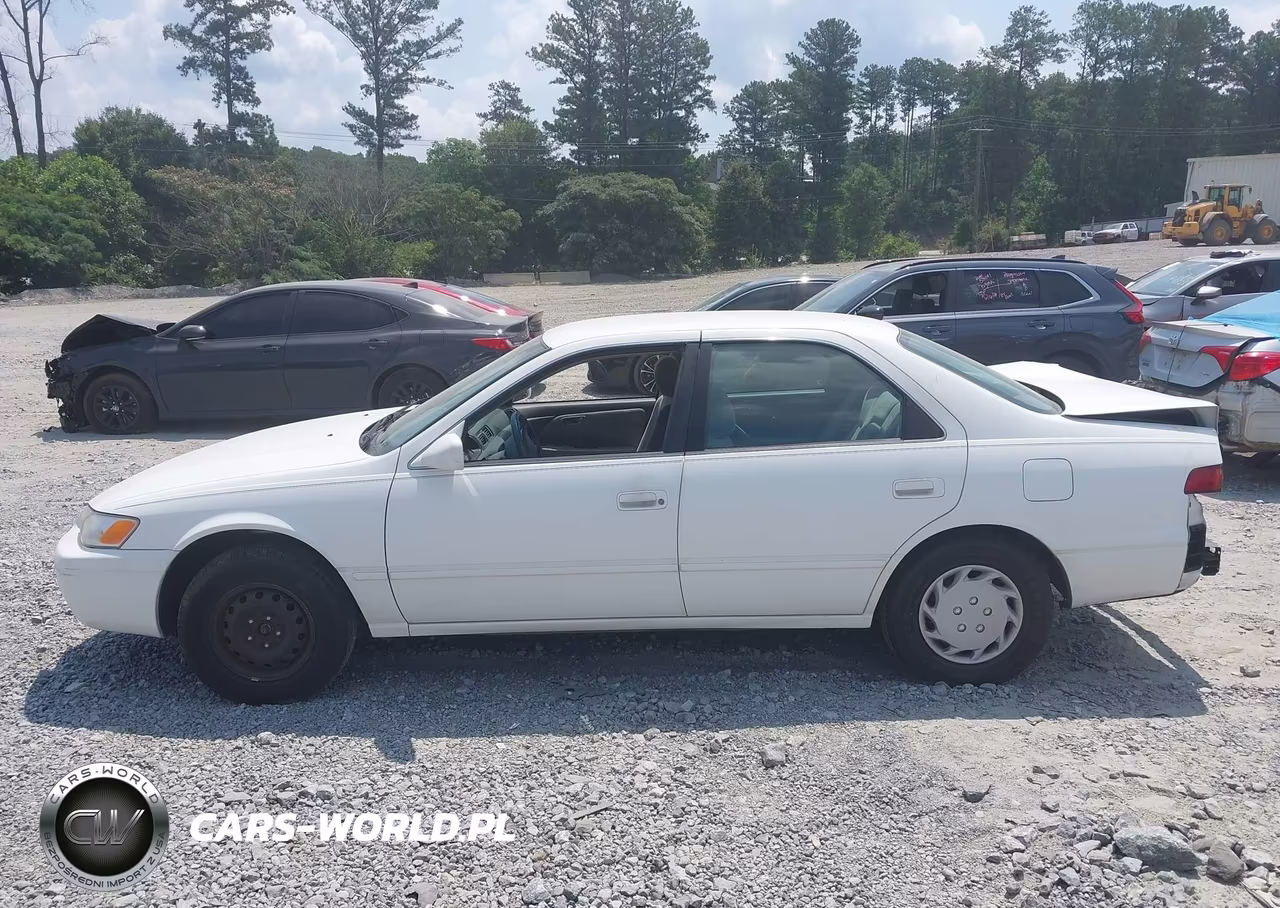 1998 Toyota Camry Le VIN:4T1BG22K3WU365428 - 14