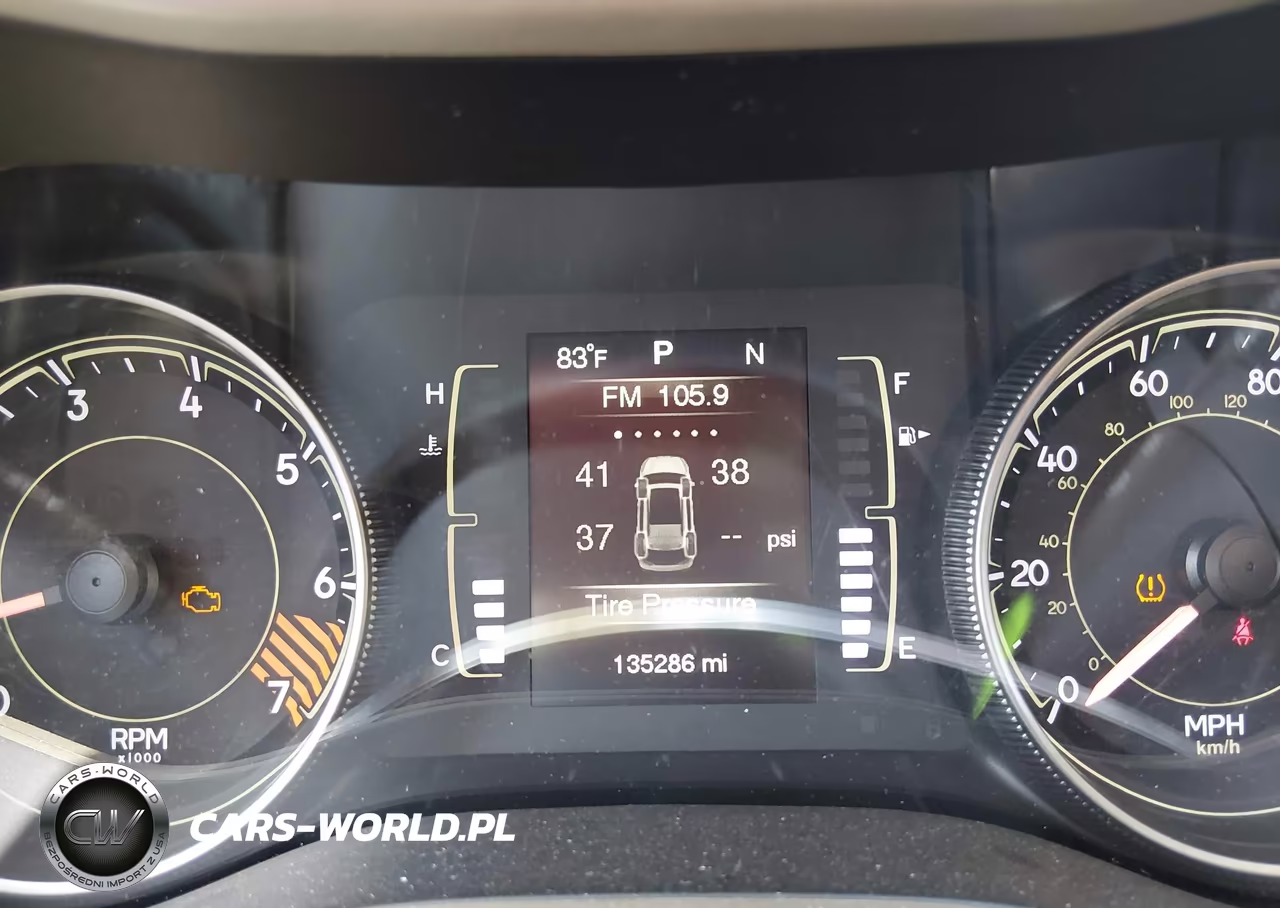 2014 Jeep Cherokee Latitude VIN:1C4PJLCB7EW249409 - 7