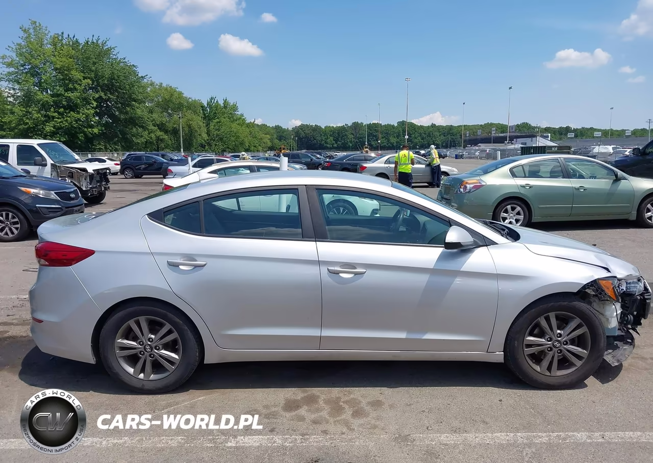 2018 Hyundai Elantra Sel VIN:5NPD84LF2JH337422 - 13