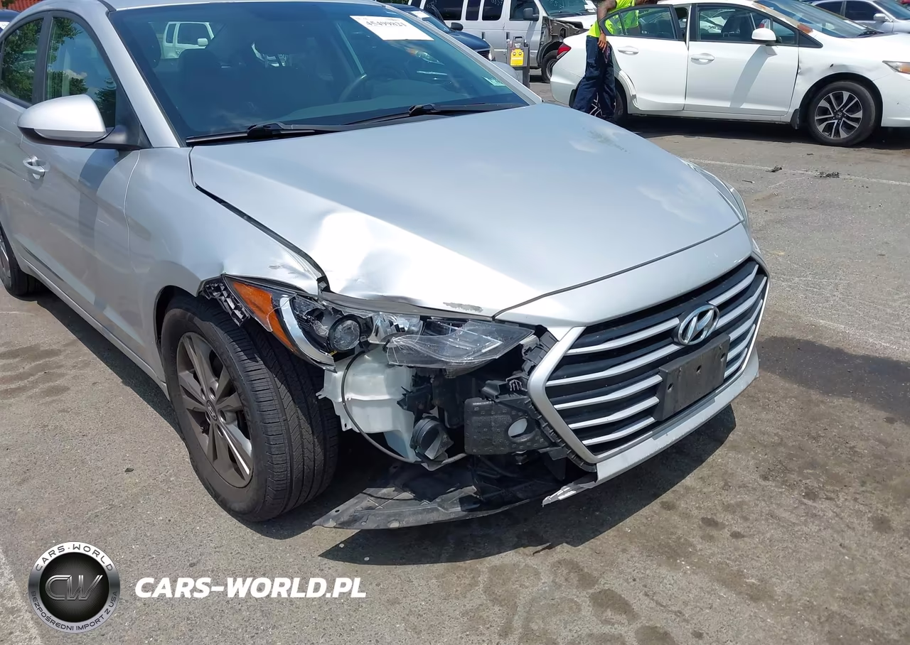 2018 Hyundai Elantra Sel VIN:5NPD84LF2JH337422 - 18