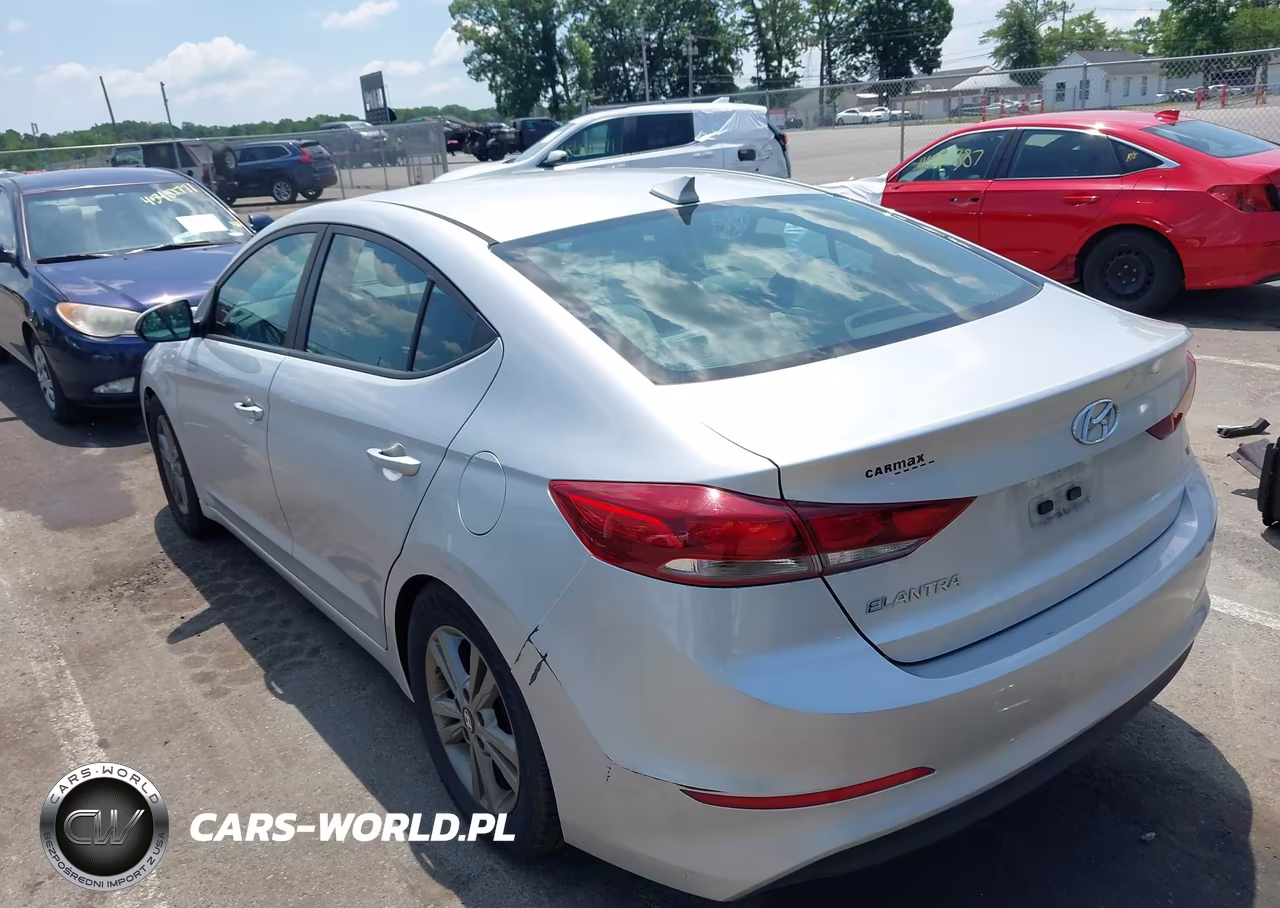 2018 Hyundai Elantra Sel VIN:5NPD84LF2JH337422 - 3