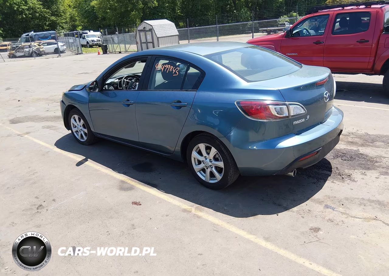 2011 Mazda Mazda3 I Touring VIN:JM1BL1VG8B1376762 - 3