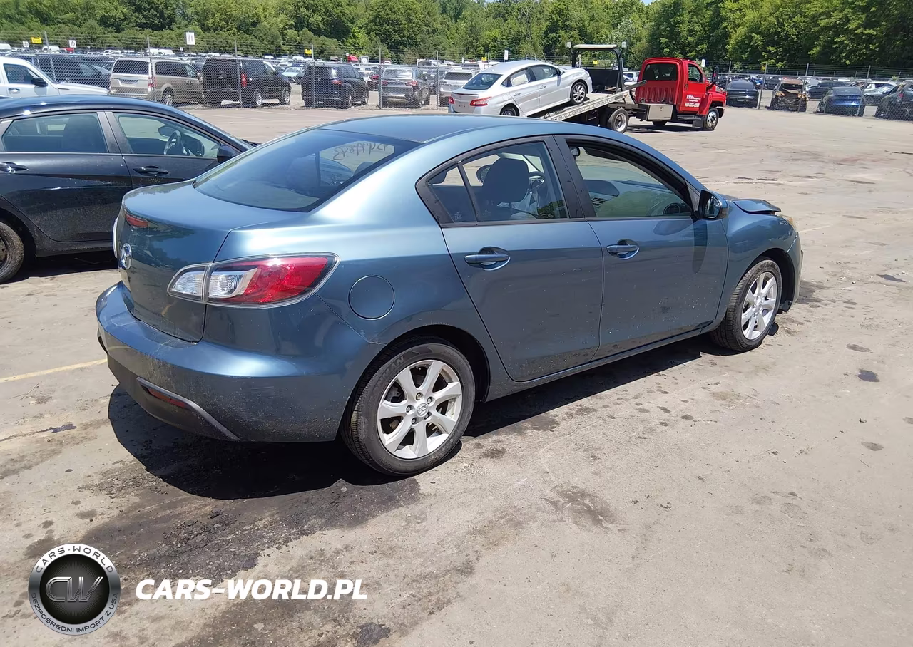 2011 Mazda Mazda3 I Touring VIN:JM1BL1VG8B1376762 - 4