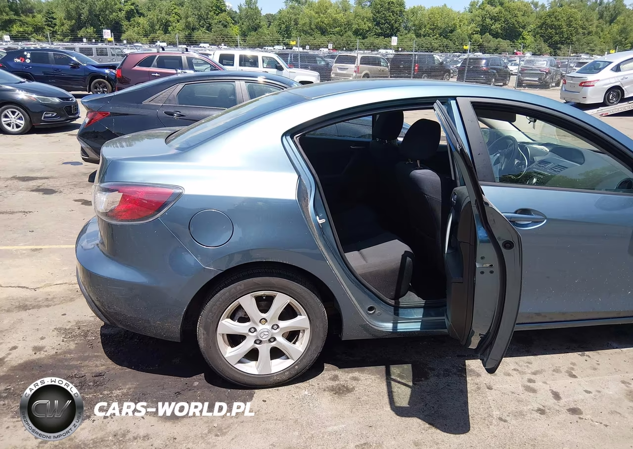 2011 Mazda Mazda3 I Touring VIN:JM1BL1VG8B1376762 - 8