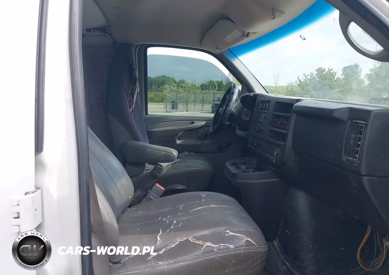 2012 Chevrolet Express 2500 Work Van VIN:1GCWGFFA6C1140349 - 5
