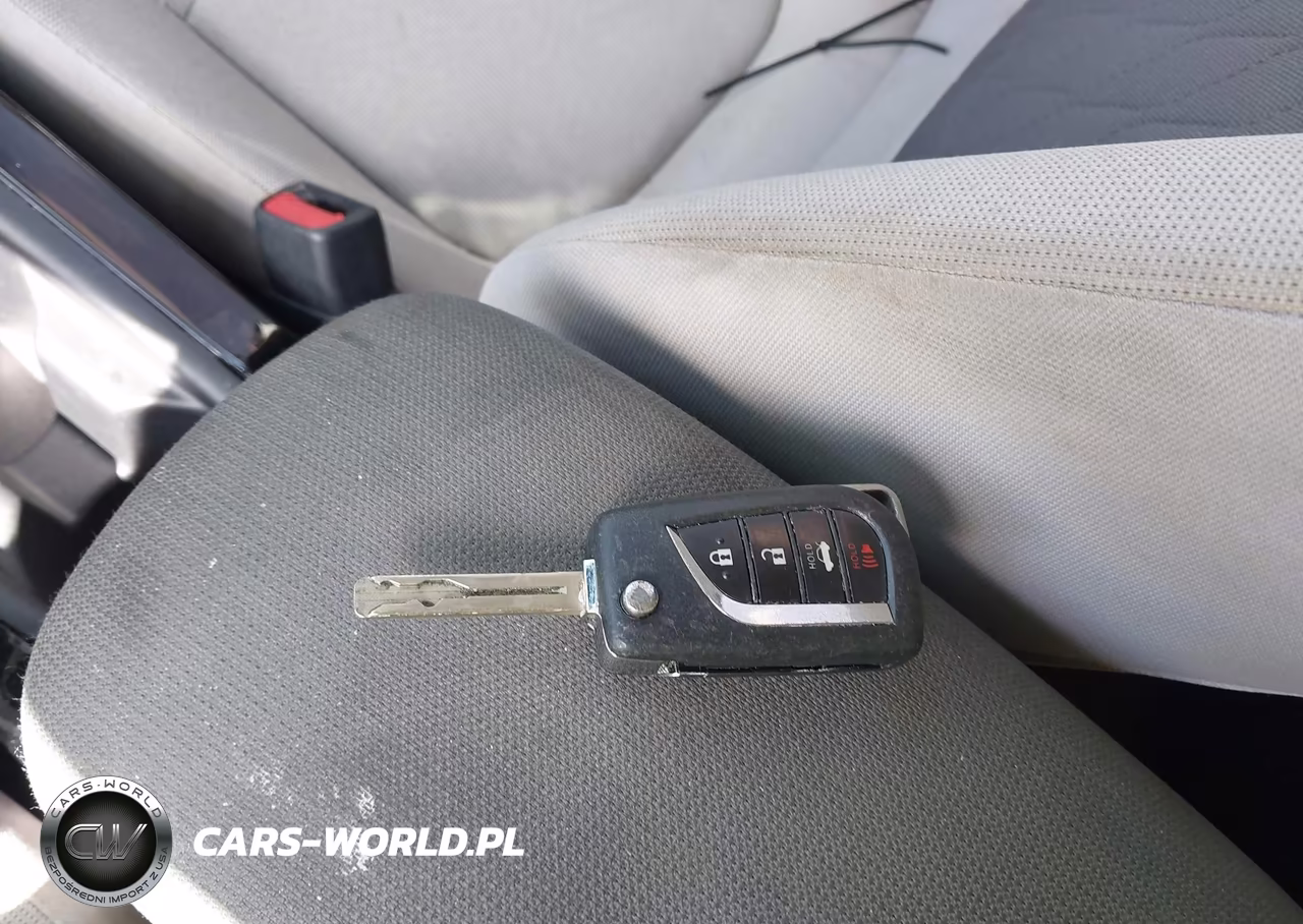 2021 Toyota Corolla Le VIN:JTDEPMAE6MJ182371 - 11