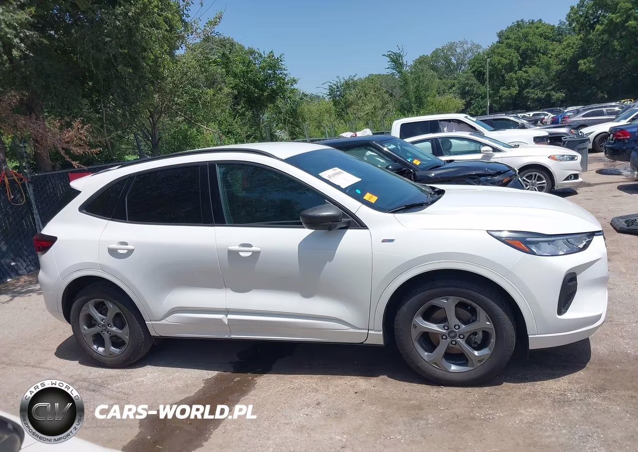 2023 Ford Escape St-Line VIN:1FMCU0MN4PUA04042 - 13
