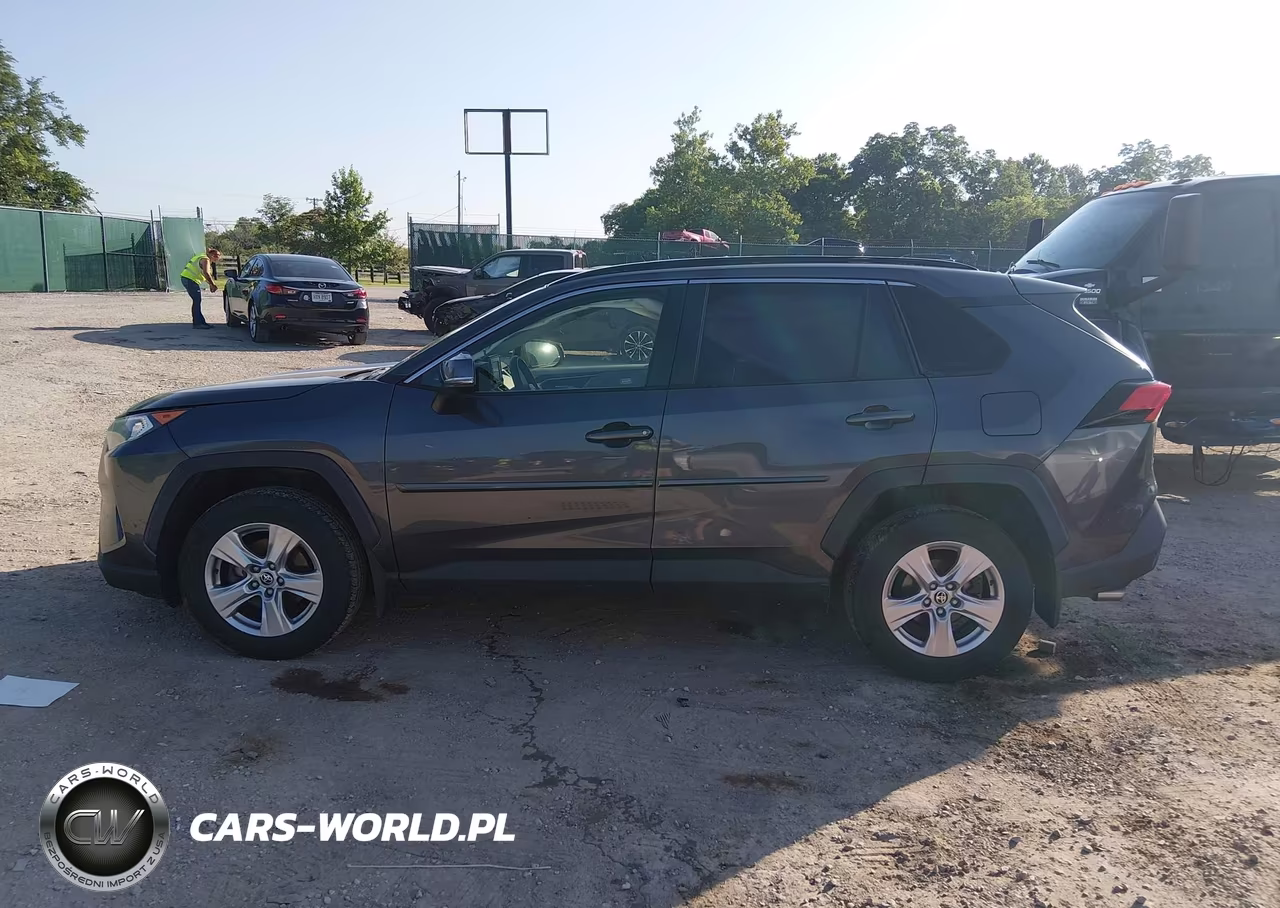 2020 Toyota Rav4 Xle VIN:JTMP1RFV5LJ030581 - 14