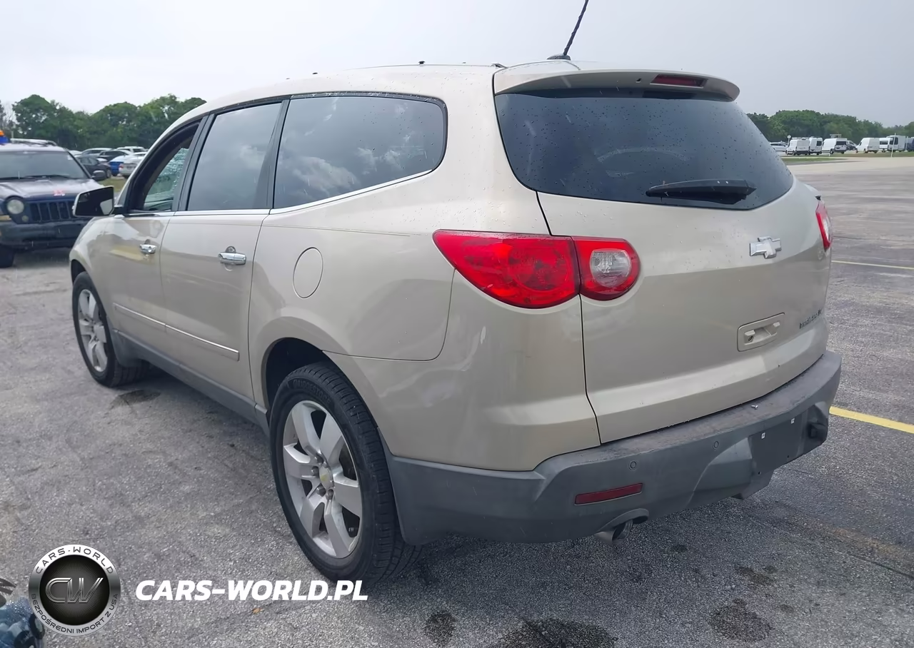 2010 Chevrolet Traverse Ltz VIN:1GNLRHED7AS136071 - 3