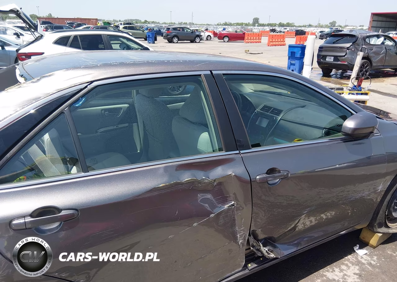2017 Toyota Camry Le VIN:4T1BF1FK7HU746628 - 16