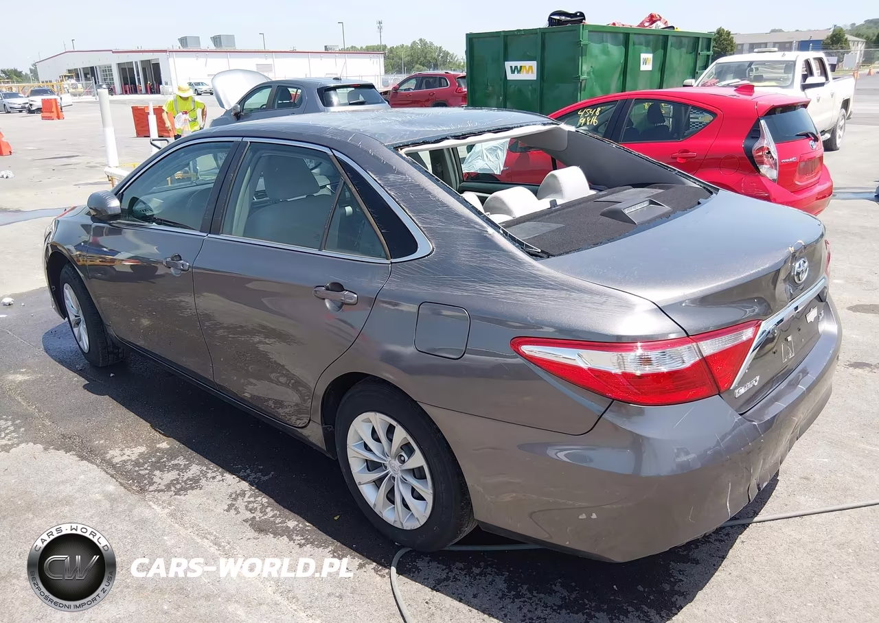 2017 Toyota Camry Le VIN:4T1BF1FK7HU746628 - 3
