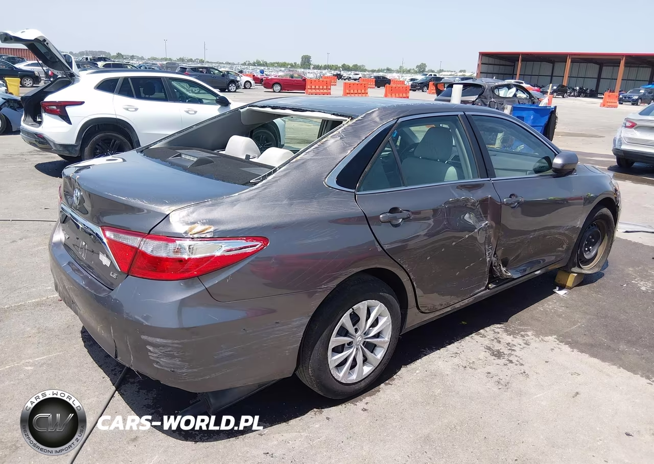 2017 Toyota Camry Le VIN:4T1BF1FK7HU746628 - 4