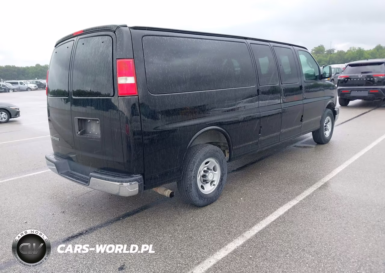 2017 Chevrolet Express 3500 Lt VIN:1GAZGPFF9H1266610 - 4