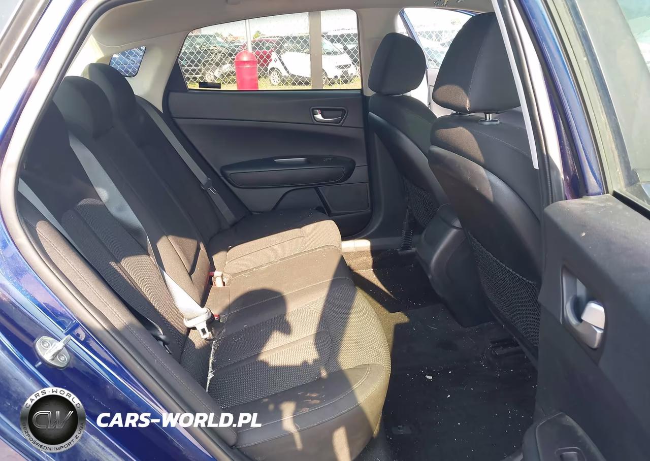 2019 Kia Optima Lx VIN:5XXGT4L33KG357595 - 8