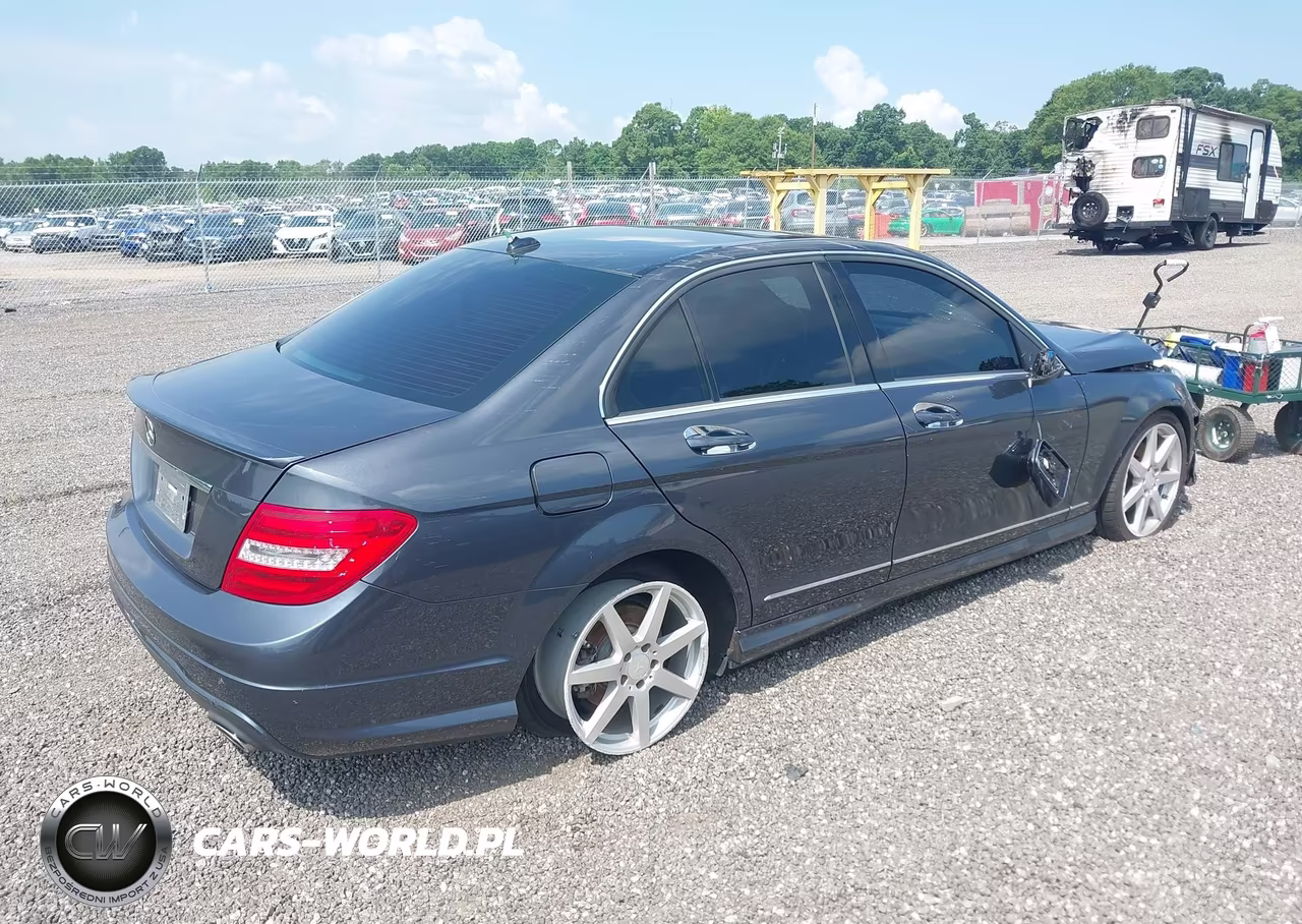 2013 Mercedes-Benz C 350 Sport VIN:WDDGF5HB8DR259164 - 4