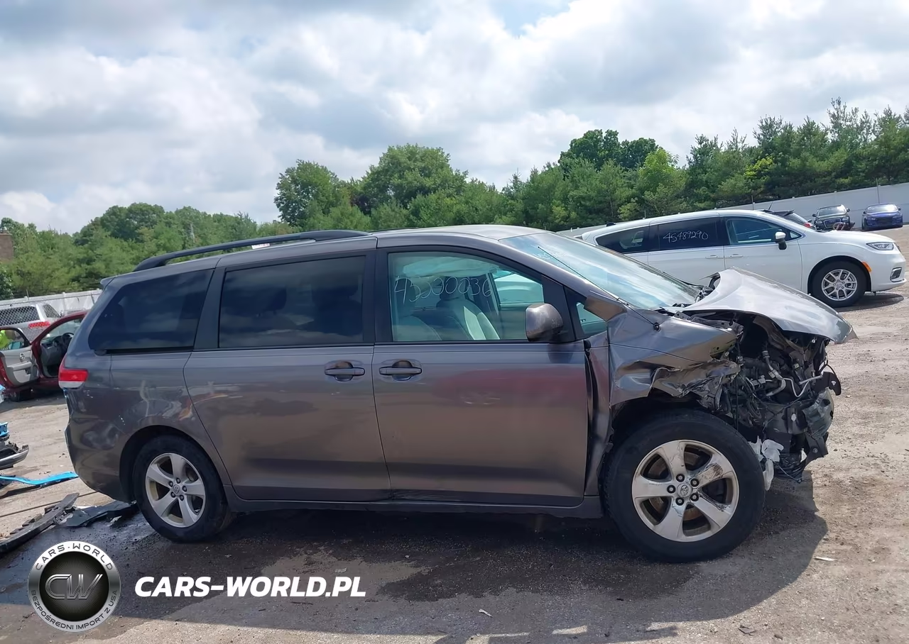 2014 Toyota Sienna Le V6 8 Passenger VIN:5TDKK3DC0ES426509 - 14