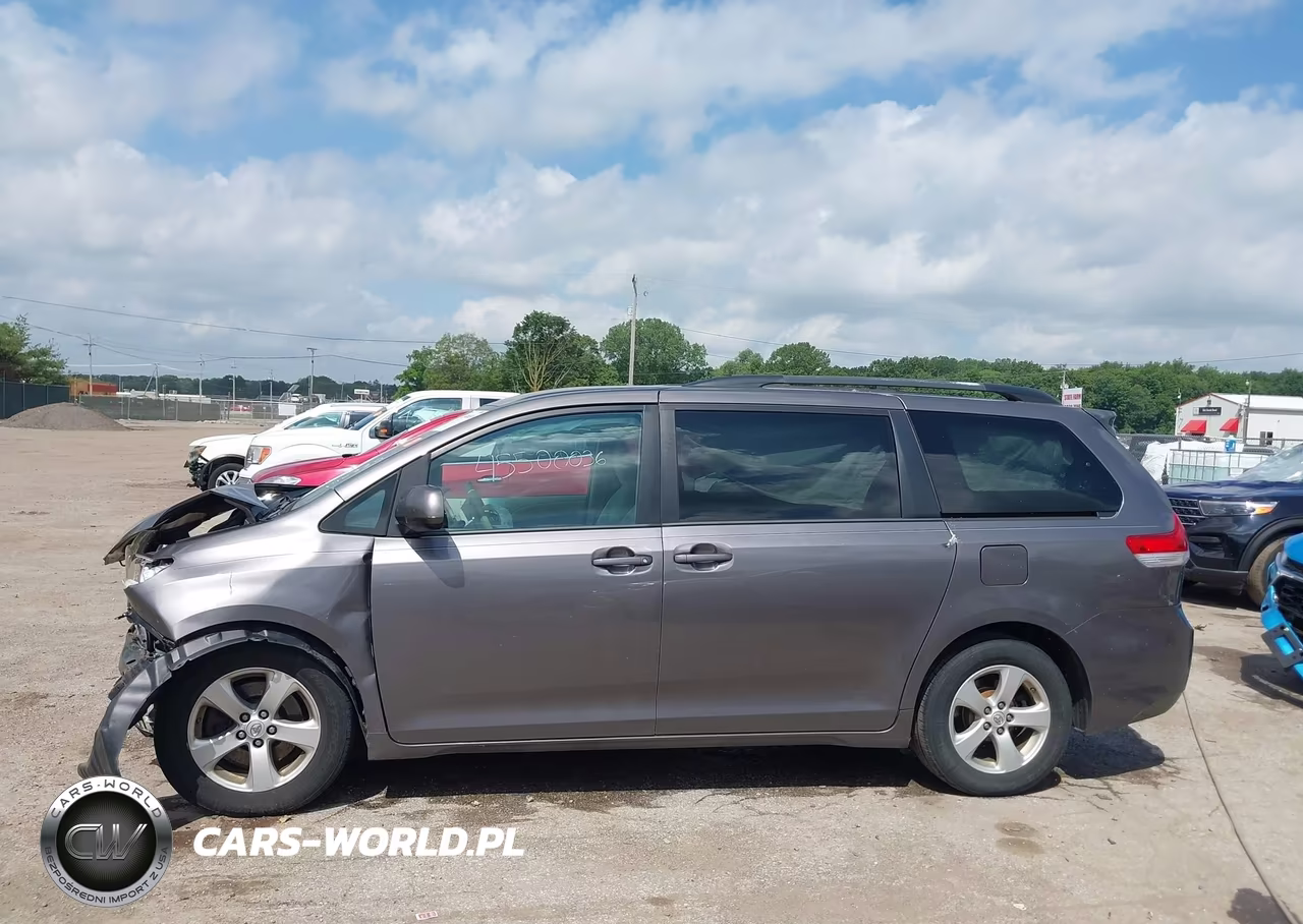 2014 Toyota Sienna Le V6 8 Passenger VIN:5TDKK3DC0ES426509 - 15