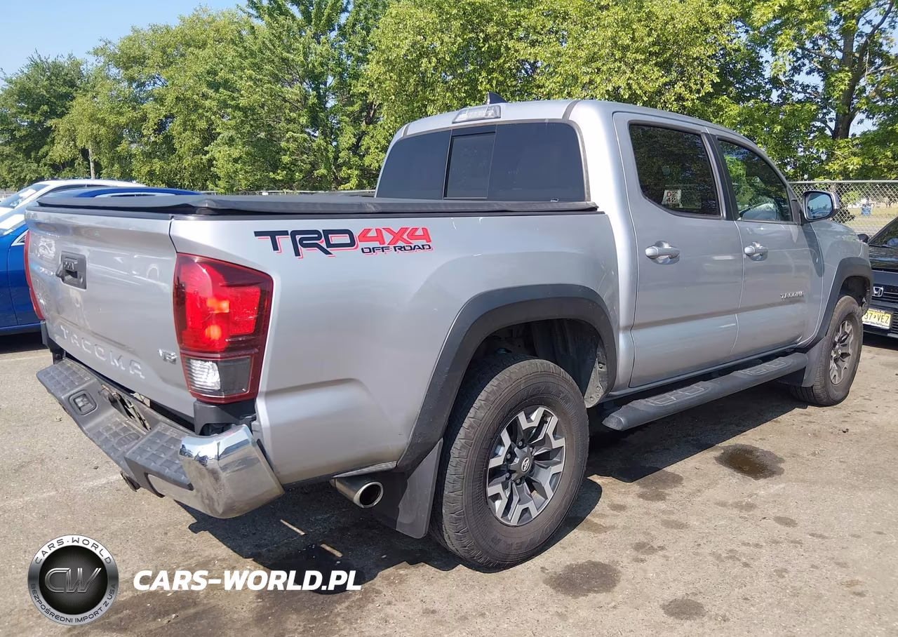 2018 Toyota Tacoma Trd Off Road VIN:3TMCZ5AN8JM174889 - 4