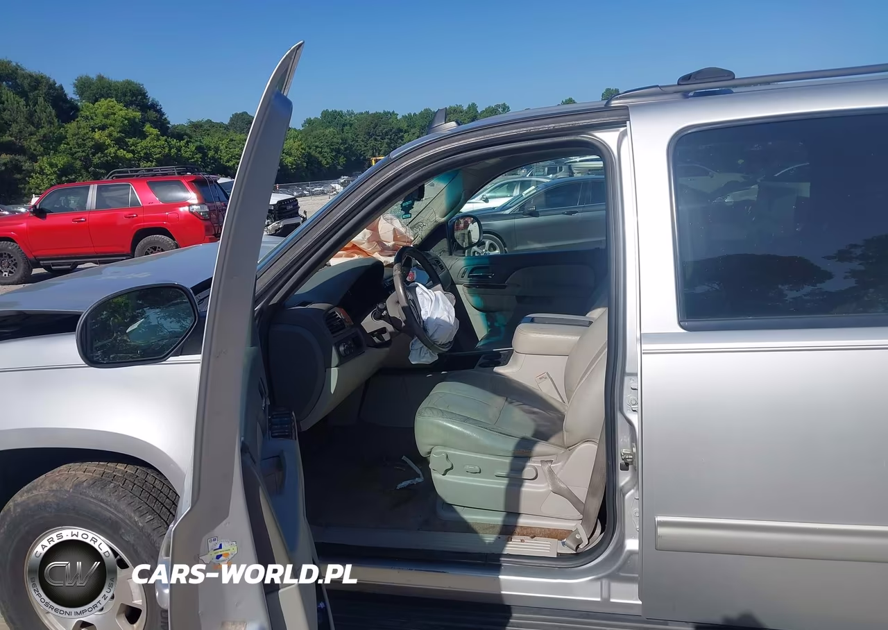 2012 Chevrolet Suburban Lt VIN:1GNSCJE0XCR122998 - 5