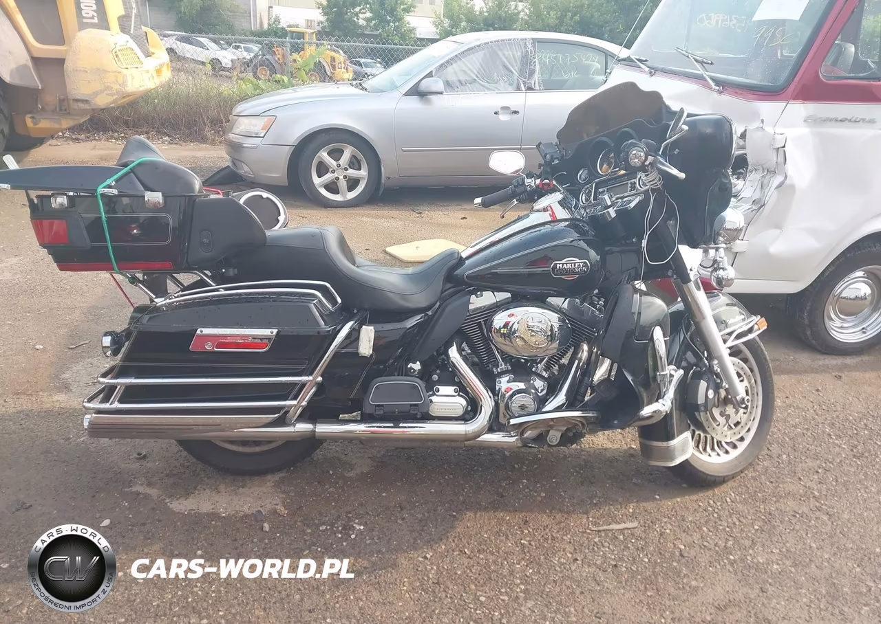 2013 Harley-Davidson Flhtcu Ultra Classic Electra Gld VIN:1HD1FCM12DB635298 - 11